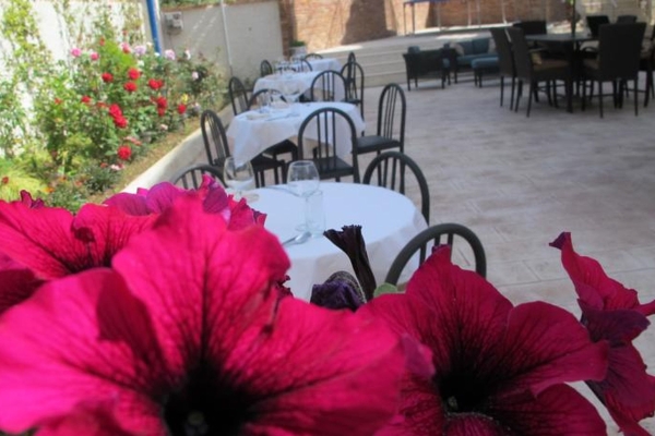Nika Hotel (Vlorë)